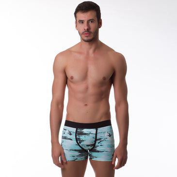 Cueca Boxer Premium Colorida | 26502 *Cueca Box confeccionada em Poliamida*Com elástico exposto 40mm*Lindas estampas*Super confortávelModelo veste tamanho M. tamanhos P - até 60 kgM - até 70 kgG - até...