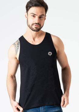 Camiseta Regata Básica Logo KSA - Preta Camiseta regata básica KSA da árvore extremamente leve e confortável para você usar no dia a dia.Composição: 100% algodão.Medidas do Modelo: Altura 1,85m / Manequim...