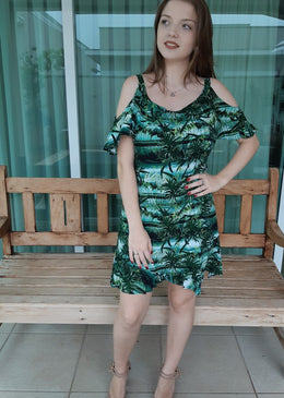 Vestido Palmeira Estampado Verde VESTIDO VISCOSE ESTAMPADO COM OMBRO ABERTO DECOTE ABERTO NOS OMBROSTecido: ViscoseComposição:100% VISCOSE FORRO 100% POLIÉSTER Tabela de MedidaTamanho P veste 38Tamanho M veste 40Tamanho G veste 42Tamanho GG veste 44