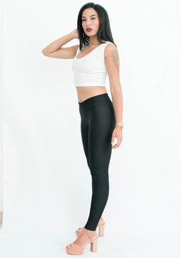 Calça legging gorgurinho Calça legg em tecido gorgurinho, com caimento perfeito para seu corpo para usar no dia a dia e no seu trabalho.Tamanho:P - veste (36)M -...