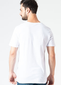 Camiseta Grafite Rato do Senado - Branca Camiseta 100% algodão com caimento ótimo e corte moderno, gola careca. A KSA apostou em parcerias com artistas de rua - grafiteiros - para desenvolver...