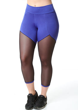 Calça Corsário Fitness Com Tule 8736 Calça Corsário Fitness com tuleProduzida com qualidade.Compre com quem entende de moda fitness.Confortável e estilosa.Composição: 90% Poliéster / 10% Elastano