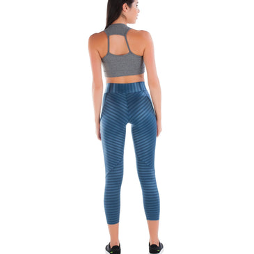 Calça Legging Poliamida Azul Cintilante | New V Calça Legging Feminina Blue New Vision (poliamida) com cós transpassado!Conta com tecido levemente brilhoso texturizado garantindo um lindo e único visual, seja na academia ou...