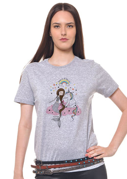 Camiseta Joss Cinza Mescla Estampada Take Me To Camiseta Cinza Mescla Estampada Feminina Joss , Caimento Reto E Solto.-Cor: Cinza-Mescla - - Composição: 100 % Algodão - Lavagem: Lavar A Mão Ou Máquina,...