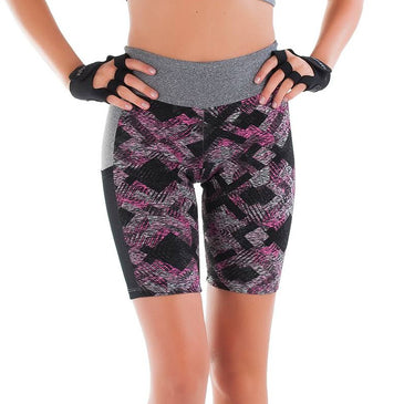 Bermuda Fitness Estampada Cós Alto | Carol 1552 Bermuda FitnessCom cós duplo altoPossui um bolso em tule no lado esquerdoTecido com ótima elasticidadeModelo EstampadoTAMANHOS (A modelo veste a M)P veste o manequim 36/38M...
