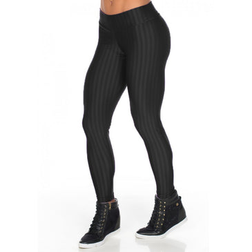 Calça Legging Fitness New Zig Preto | 515 DESCRIÇÃO DO PRODUTO:Calça legging fitness toda em tecido new zig. Confeccionada em poliamida e elastano. Essa peça oferece um efeito texturizado para firmeza e conforto....