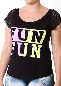 Blusa Fitness Com Manga De Tela Preta BLUSA FITNESS COM MANGA DE TELAIdeal para o seu dia a dia. Qualidade, estilo e bom gosto.Combina com várias ocasiões.Composição:  96% viscose / 4% elastano