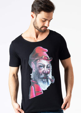 Camiseta Grafite Bruxo Balzak - Preta Camiseta 100% algodão com caimento ótimo e corte moderno, gola canoa (fio). A KSA apostou em parcerias com artistas de rua - grafiteiros - para...