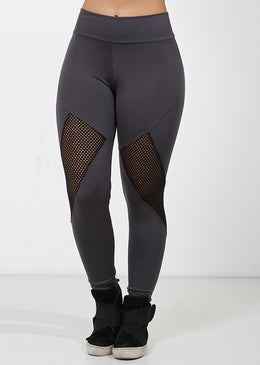 Calça Legging Fitness Com Tela em Diagonal Preta LEGGING FITNESS COM TELA EM DIAGONAL PRETALinda calça legging fitness com tela em diagonal.Perfeita para aquela atividade física. Muito elegante e confortável.Compre agora e fique...
