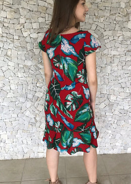 Vestido Babado Duplo Crepe Vermelho Vestido Mullet Liso Crepe Buble ForradoPerfeito para o dia a dia, com um design elegante, perfeito para mulheres independentes Decote VTecido: CrepeComposição:97% POLIÉSTER 3% ELASTANO FORRO 100% POLIÉSTERTabela de MedidaTamanho...