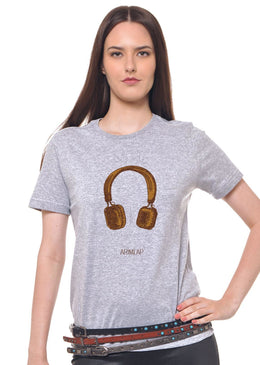 Camiseta Joss Cinza Mescla Estampada Fone Camiseta Cinza Mescla Estampada Feminina Joss , Caimento Reto E Solto.- Cor: Cinza-Mescla - - Composição: 100 % Algodão - Lavagem: Lavar A Mão Ou...
