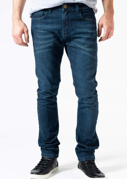 Calça Jeans Skinny Fit Azul Lavagem Escura Nossas calças unem conforto e estilo, e seu corte moderno se encaixa em qualquer ocasião.Composição: 98% Algodão e 2% Elastano.A KSA da árvore é uma...