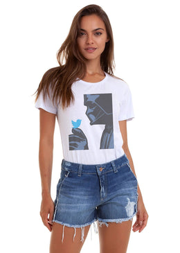 CAMISETA FEMININA BASICA ESTAMPADA JOSS - DARTH Camiseta Feminina Básica Jay Jay com caimento reto estampa em silk, máxima qualidade e conforto para o seu dia a dia. Composição: 100% Algodão Tipo...