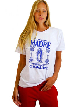 CAMISETA FEMININA BASICA ESTAMPADA JOSS - MADRE Camiseta Feminina Básica Jay Jay com caimento reto estampa em silk, máxima qualidade e conforto para o seu dia a dia. Composição: 100% Algodão Tipo...
