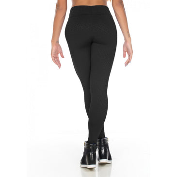 Calça Legging Fitness Glamour Preta Dily Modas | 513P DESCRIÇÃO DO PRODUTO:Calça legging fitness glamour super confortável e estilosa. Contém detalhes por toda a extensão do tecido, dando mais charme a peça e ao seu corpo. Ao...