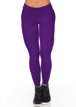 Calça Fitness Legging Recorte New Zig Roxo | 516 DESCRIÇÃO DO PRODUTO:Calça legging no estilo mais amado: FITNESS!O tecido NEW ZIG está super em alta e essa calça possui recortes nesse estilo em várias...