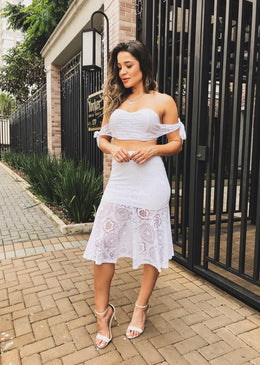 CONJUNTO MARI CONJUNTO SUPER FASHION ELEGANTE E MODERNO.TECIDO TRANSPARENTE. SAIA COM FORRO E TOP COM FORRO E BOJO.COMPOSIÇÃO90% POLIESTER10% VISCOSEFORRO96% VISCOSE4% ELASTANO