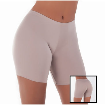Bermuda de Usar embaixo da Roupa - Bermuda Estética Ideal para ser usada embaixo de roupas curtas, etc. Bermuda estética em microfibra lisa de qualidade, possui elástico no cós, sem forro. Cores: A modelo...