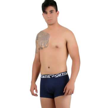 Cueca Box Algodão Sungão Lisa | Totter 8031 *Cueca box tipo sungão*Com elástico exposto*Confeccionado em algodão (cotton)*Modelagem Anatômica com leve compresão nas pernas*Sem estampas*Acabamentos de primeiraMarca TOTTER.Modelo veste tamanho M e cor Preto    tamanhos...