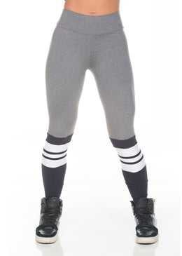 Calça Legging Fitness Socks 504 FABRICAÇÃO PRÓPRIA - PRONTA ENTREGA EXCELÊNCIA EM QUALIDADE!DESCRIÇÃO DO PRODUTO: Calça Legging Socks, uma Leggings Sock são simplesmente irresistíveis. Nós criamos este olhar assim que você já...