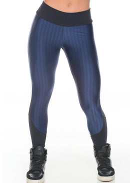 Calça Legging Fitness Detalhe New Zig FABRICAÇÃO PRÓPRIA - PRONTA ENTREGA EXCELÊNCIA EM QUALIDADE!DESCRIÇÃO DO PRODUTO: Essa calça vai te deixar em dia com a moda! Confeccionado com tecidos especiais (New Zig) que...