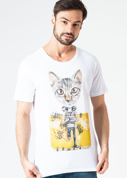 Camiseta Grafite Gato - Branca Camiseta 100% algodão com caimento ótimo e corte moderno, gola canoa (fio). A KSA apostou em parcerias com artistas de rua - grafiteiros - para...