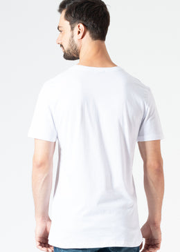 Camiseta Grafite Gato - Branca Camiseta 100% algodão com caimento ótimo e corte moderno, gola canoa (fio). A KSA apostou em parcerias com artistas de rua - grafiteiros - para...