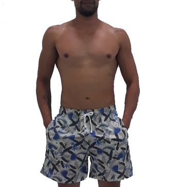 Bermuda masculina estampada Bermuda masculina estampada com tecido tactel soft, disponível em três estampas, ótima para uso esportivo e casual, confortável nos dias de lazer, com elástico e...