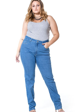 Calça Basica Dinho's Jeans Delave Bolso Antifurto - Feminina Calça Feminina  Modelo : Tradicional  Cintura Alta Marca: Dinho´s Jeans Tecido: Jeans  Composição: 78,5% Algodão    20% Poliéster  1,5% Elastano Modelo veste tamanho: 40Obs: Calça Bolso Antifurto> Porta  cartão de...