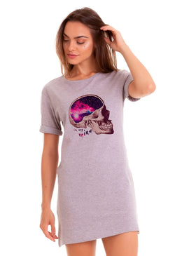 VESTIDO T-DRESS FEMININO ESTAMPADO JOSS - IN MY MIND Vestido Feminino Básico com caimento reto, máxima qualidade e conforto para o seu dia a dia. Gola: Redonda Tipo de Produto: Vestido Modelagem: Reta Manga:...