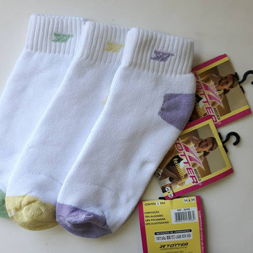 Kit Lote com 10 Meias Sport fem. de Cano curto (Meias Totter) São 10 pares de meias sport de cano curto fem. em algodão e matéria prima de primeira qualidade.» Calcanhar Verdadeiro - Maior conforto. Ajuste perfeito. » Tecido com ventilação: Malha...