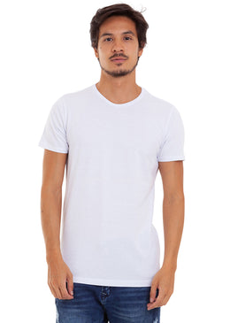 Kit Joss 4 Camisetas Masculina Básica com caimento reto, máxima qualidade e conforto para o seu dia a dia.Composição: 100% Algodão (Branca e Preta) + 50%... 