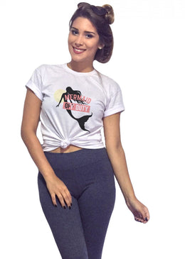 T-Shirt Feminina Sereia com Caimento Reto e Gola Careca.-INFORMAÇÕES: Modelo: 1508TshirtFemBrancCor: BrancoComposição: 100% AlgodãoLavagem: lavar a mão ou máquina, não alvejar, não secar em tambor, não... 