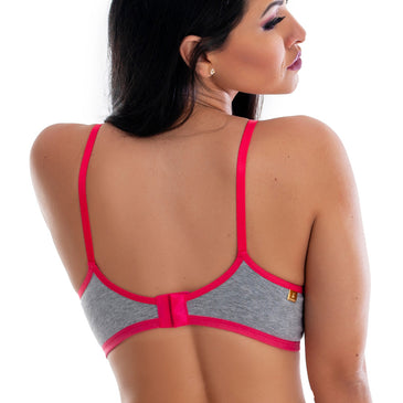 Sutiã sem Bojo todo confeccionado em Tecido Algodão macio e de toque agradável.Parte da frente é coberta por renda.Alças fixas com regulagem, e colchete fecho... 