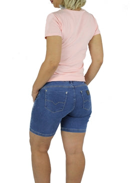 Shorts :Feminina Modelo:  Meia Coxa (Delave ) Cintura: Alta Marca: Dinho´s Jeans Tecido: Jeans Composição:78,5% Algodão  20% Poliéster 1,5% Elastano 