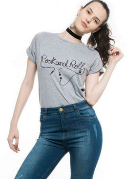 T-Shirt Joss Mescla Rock And Roll Cinza,Caimento Reto e Gola Careca.-INFORMAÇÕES: Modelo: 9022TShirtMesclaCor: CinzaComposição: 100% AlgodãoLavagem: lavar a mão ou máquina, não alvejar, não secar em... 