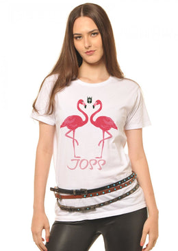 T-Shirt Feminina Flaminco com Caimento Reto e Gola Careca.-INFORMAÇÕES: Modelo: 6397TshirtFemBrancComposição: 100% AlgodãoLavagem: lavar a mão ou máquina, não alvejar, não secar em tambor, não usar... 