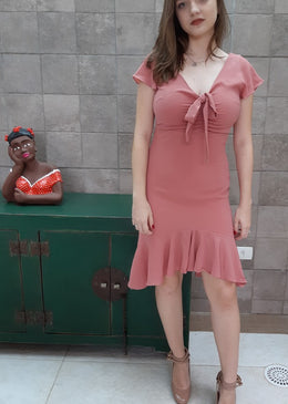 Vestido Mullet Liso Crepe Buble ForradoPerfeito para o dia a dia, com um design elegante, perfeito para mulheres independentes Decote VTecido: CrepeComposição:97% POLIESTER 3% ELASTANO FORRO 100%... 