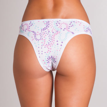 Tanga Confortável Estampada>Calcinha tipo tanga>Muito Confortável>Com detalhe em renda >Lacinho no centro >Linda estampasTamanhos Aproximados M veste até o manequim 42G veste até o manequim 44O MELHOR PREÇO... 