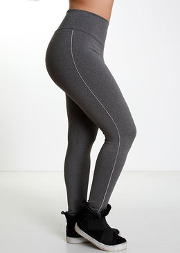 Linda Calça Fuso com Viés,Excelente modelagem e muito confortável para academia ou mesmo aquela caminhada.linda estampa em azul com um lindo recortefrontal com lindo viés relçando... 