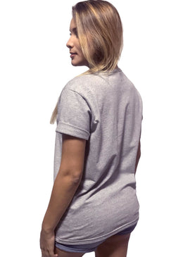 T-Shirt Feminina Estampa Iemanja,com Caimento Reto e Gola Careca.-INFORMAÇÕES: Modelo: 4073TShirtFemCinzaTamanho: MComposição: 100% AlgodãoLavagem: lavar a mão ou máquina, não alvejar, não secar em tambor, não... 