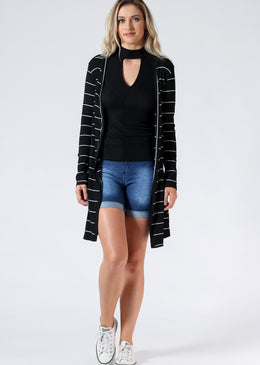 Maxi cardigan listrado , manga longa, ideal para dias os dias indefinidos, tecido leve e macio, fashion e prático.Composição:96% Viscose4% Elastano 