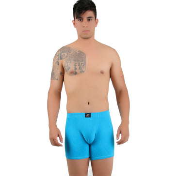 Kit com 10 unidades de Cueca Boxer TOTTER® em Cotton (Algodão) Sem desenhos e cor Lisa, cós elástico embutido. >Cueca Tipo Boxer Tradicional>Modelagem Anatomica>Sem Desenhos>Não sobe>Não marcaModelo veste o... 
