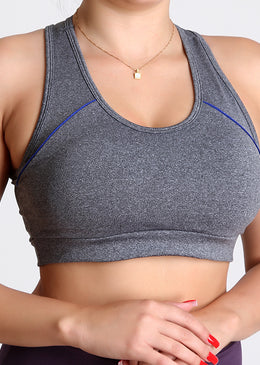 TOP FITNESS COM BOJO COM VIÉS COLORIDOQualidade e estilo ao seu alcance.Top Fitness academia poliéster. Com bojo muito confortávelComposição 88% Poliéster e 12% ElastanoForro 100%... 