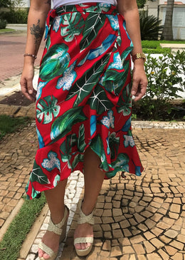 Saia envelope, com estampas em folhas no tecido crepe bubleTabela de medidas:P veste 38M veste 40G veste 42GG veste 44Composição97% POLIÉSTER 3% ELASTANOFORRO 100% POLIÉSTER  