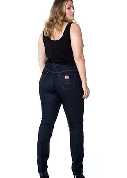 Calça Feminina  Modelo : Tradicional Amaciada Cintura Alta Marca: Dinho´s Jeans Tecido: Jeans Composição: 78,5% Algodão    20% Poliéster  1,5% Elastano Modelo veste tamanho: 40Obs: Calça Bolso Antifurto> Porta cartão de Credito,Dinheiro  ETC. ... 