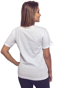 T-Shirt Feminina All You Need com Caimento Reto e Gola Careca.-INFORMAÇÕES: Modelo: 6391TshirtFemCor: Branco/CinzaTamanho: ÚnicoComposição: 100% AlgodãoLavagem: lavar a mão ou máquina, não alvejar, não secar... 