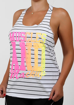 Camiseta listrada fitness Com um detalhe em elástico nas costas, um visual moderno e diferente.Estampas variadasPra você que gosta de ficar na moda.Composição: 87% Viscose 9%... 