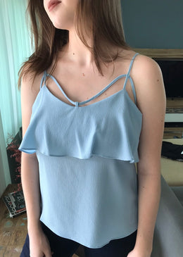 



REGATA COM DECOTE VIES E BABADOTECIDO: CREPECOMPOSIÇÃO: 98% POLIÉSTER 2% ELASTANOTabela de MedidasTamanho P veste 38Tamanho M veste 40Tamanho G veste 42Tamanho GG veste 44 