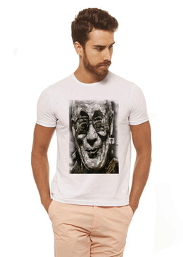 Camiseta Branca Estampada Masculina Joss - Gandhi , caimento reto e solto.- INFORMAÇÕES: Modelo: 4308 - Cor: BRANCA - Composição: 100 % Algodão Lavagem: lavar... 